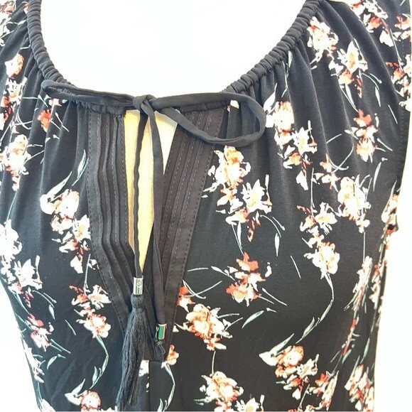 White House Black Market Pink Floral Print Tie Neckline Sleeveless Blouse Size S - Picture 3 of 9